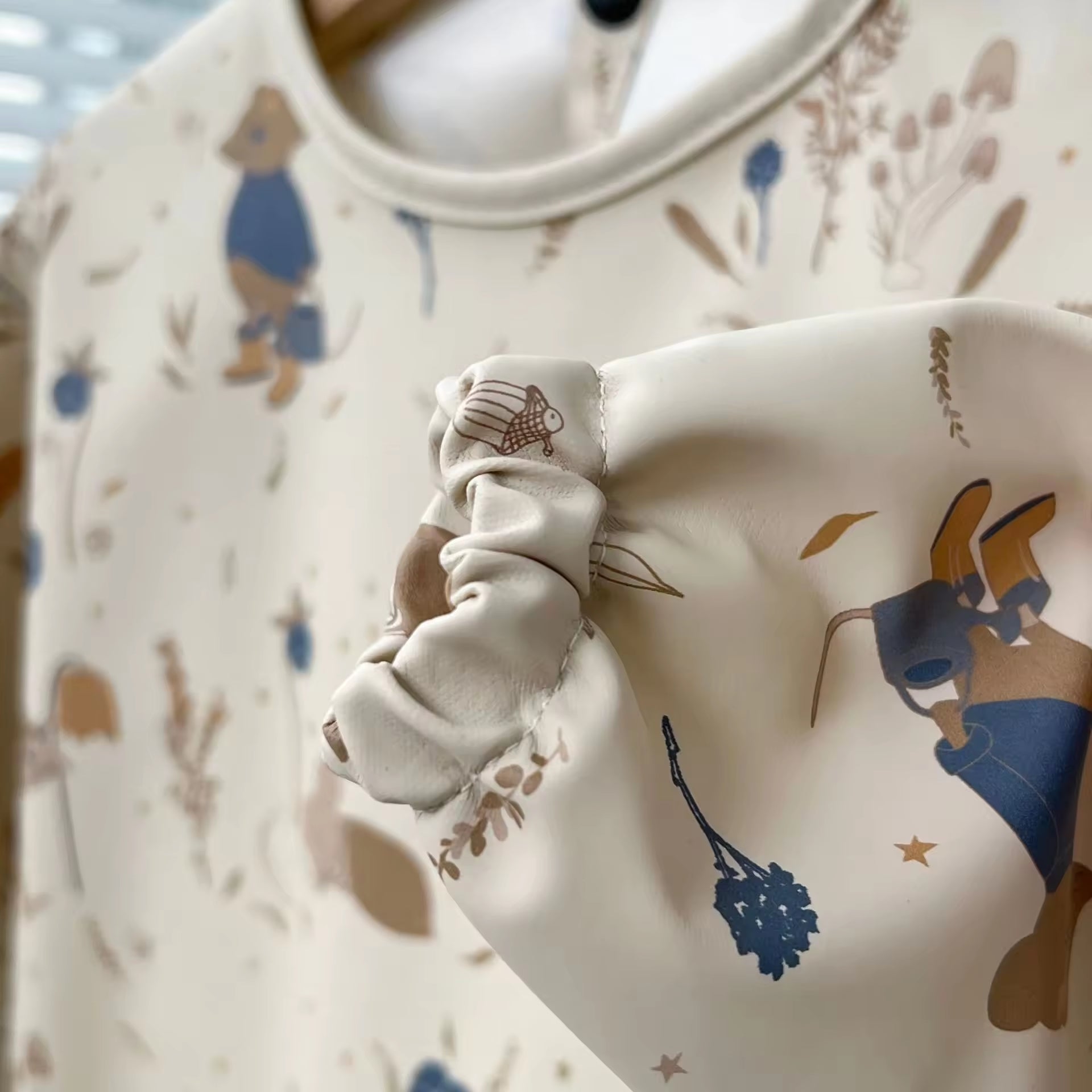 Minikind Long Sleeve Waterproof Bib with Pocket